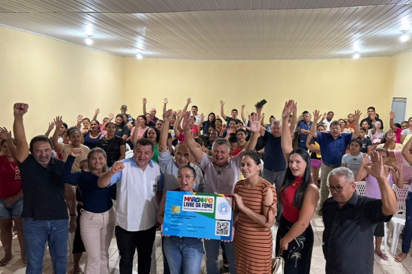 Câmara participa da entrega de cartões do Programa Maranhão Livre da Fome em Ribamar Fiquene