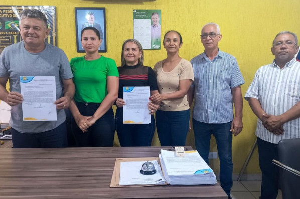 Presidente da Câmara Recebe Projeto de Reajuste Salarial dos Professores de Ribamar Fiquene
